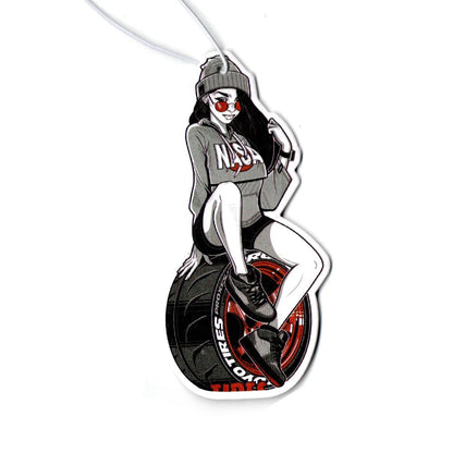 JDM „Sexy Girl“ Auto - Lufterfrischer – Rückspiegel Duftanhänger | Turbo Style Car Accessory - Sahin Orginals